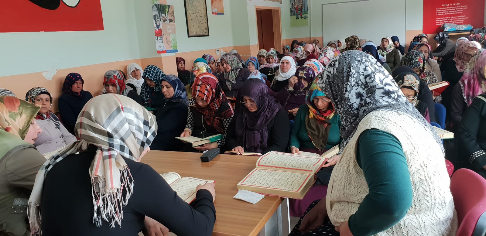 ŞANLIURFA İPEKYOL GENÇLİK MERKEZİNDE MUKABELE GELENEĞİ DEVAM EDİYOR.