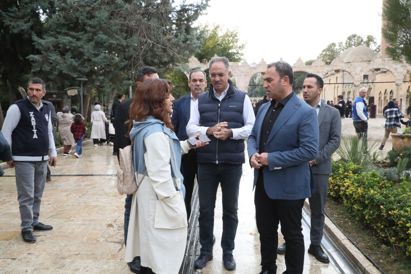 BAŞKAN MEHMET KUŞ, SAHADAN AYRILMIYOR