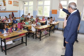 BAŞKAN DEMİRKOL, SÜLEYMAN ŞAH İLKOKULU ÖĞRENCİLERLERİYLE