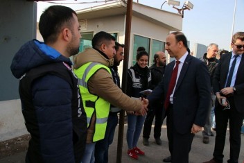 VALİ ERİN CEYLANPINAR’DA TEMASLARDA