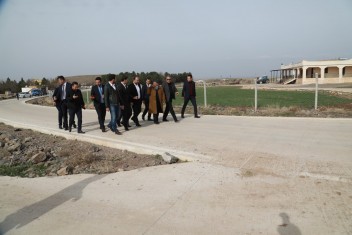 SİVEREK KIRSALINDA BETON YOL