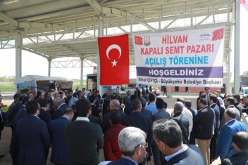 BİR SEMT PAZARI DA