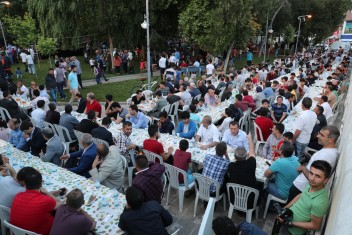 KARDEŞLİK SOFRASINDA ADRES BU KEZ SİVEREK