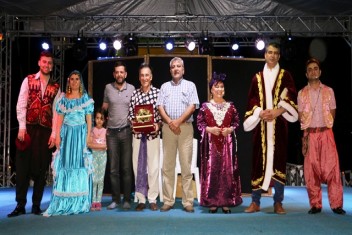 ÖZDEN TİYATROSU ŞANLIURFALILARLA