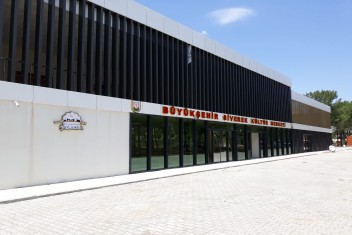 SİVEREK, KÜLTÜR MERKEZİNE