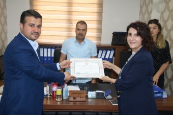 AK Vekil AÇANAL Mazbatasını Başkan Yıldızın Elinden