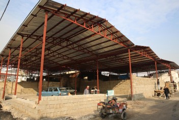 BAŞKAN DEMİRKOL’A, İŞYERLERİ YAPILAN ODUNCU PAZARI ESNAFINDAN