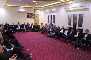 AK ADAY MEHMET KUŞ’A DESTEKLER