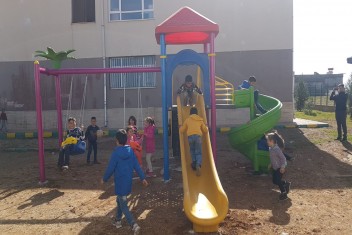 KARAKÖPRÜ KIRSALINDA ÇOCUKLAR OYUN PARKINA