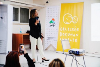 GAP BÖLGE KALKINMA ANNELER İLE BİR ARAYA