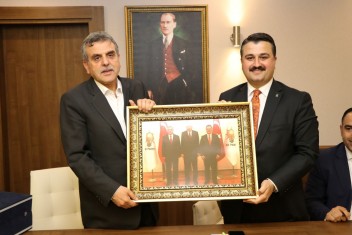 AK TEŞKİLATTAN BAŞKAN BEYAZGÜLE