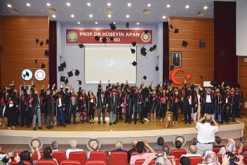 HRÜ Veteriner Fakültesi’nde Mesleki Yemin Töreni