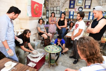 AVRUPALI GENÇLER BÜYÜKŞEHİR’İN SANAT