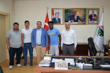 VİRANŞEHİRSPOR’UN YABANCI TRANSFERLERİNDEN BAŞKAN EKİNCİ’YE