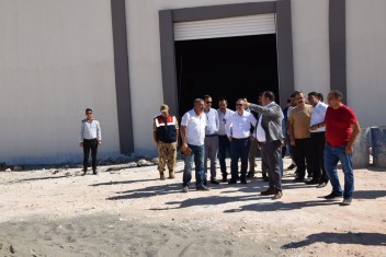 VİRANŞEHİR’DE 600 KİŞİNİN İSTİHDAM EDİLECEĞİ GİYİM FABRİKASI BİTME AŞAMASINA