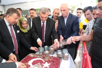 BÜYÜKŞEHİRDEN AŞURE