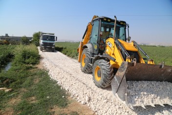 KIRSAL, HALİLİYE İLE ÇAMURSUZ YOLLARA
