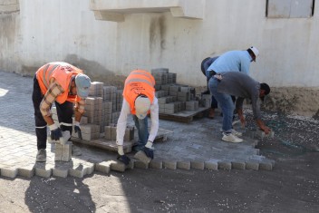 KIRKPINARDA KÖY İÇİ YOLLARA KİLİTLİ PARKE