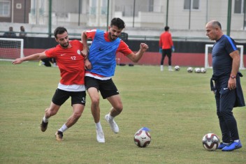 KARAKÖPRÜ BELEDİYESPOR LİDERLİĞİ SÜRDÜRMEK