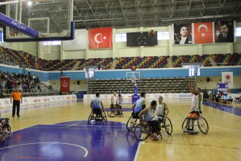 ŞANLIURFA DERBİSİNDE KAZANAN BÜYÜKŞEHİR