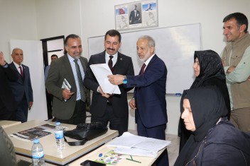 REKTÖR ÇELİK’TENKARAKÖPRÜ KÜLTÜR MERKEZİNE