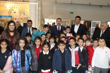 BAŞKAN BAYDİLLİDEN KİTAP FUARINA