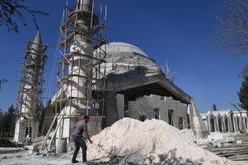 BÜYÜKŞEHİRİN EYÜPNEBİDEKİ CAMİİ İNŞAATI DEVAM