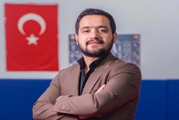 DELİOĞLU’NDAN BAYRAM