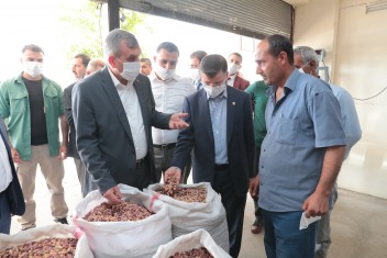 BAŞKAN BEYAZGÜL’DEN ŞIRACILAR PAZARI ESNAFINA
