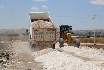 EKİPLER KONUKLU’DA HİZMET İÇİN SEFERBER