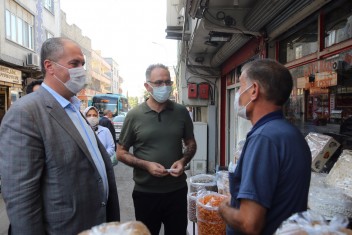 BAŞKAN KUŞ, İLÇEYİ SOKAK SOKAK DOLAŞMAYA DEVAM
