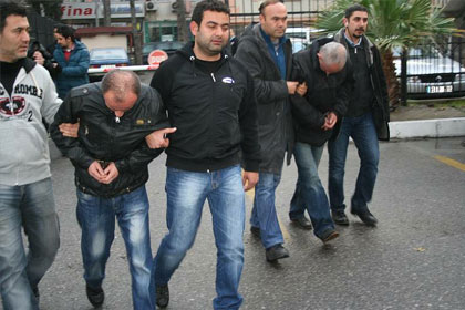 Önce güvenlik kamerasına sonra polise yakalandı