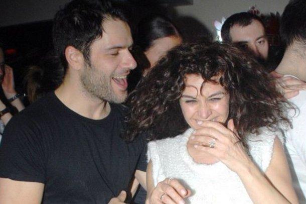  Ayrılık kısa sürdü