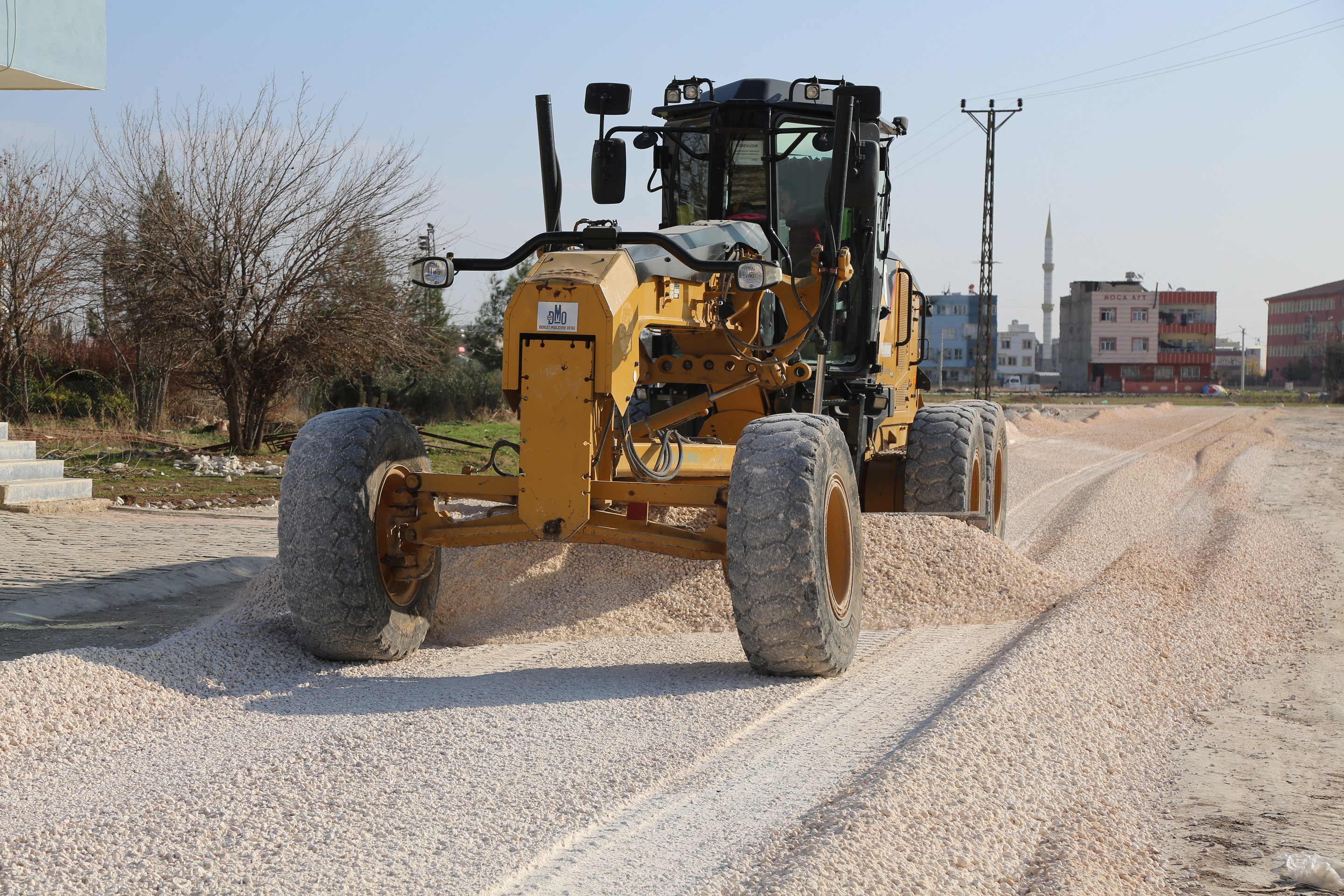 HALİLİYE BELEDİYESİNDEN 10 NOKTADA YOL YAPIM ÇALIŞMASI