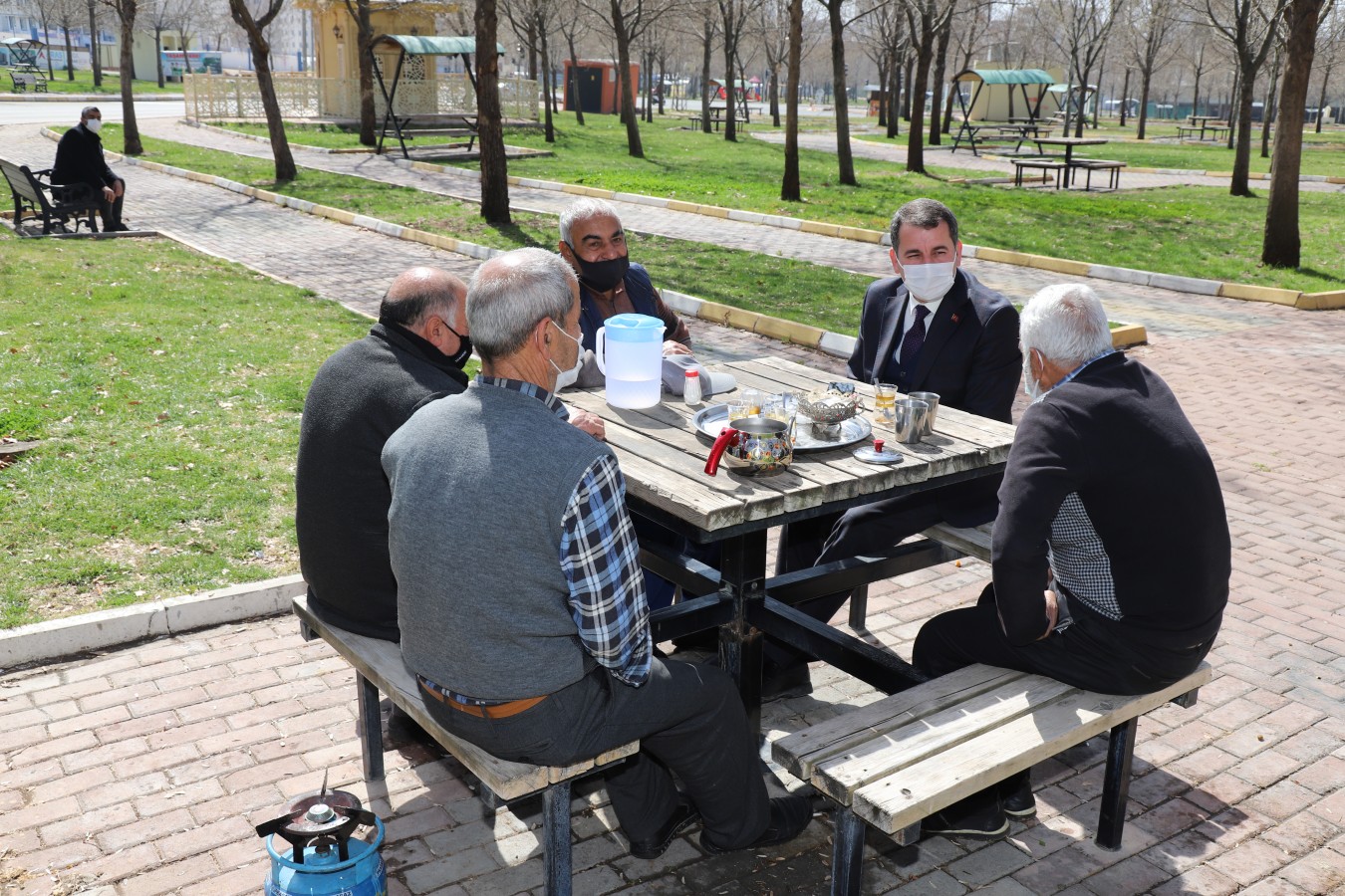 BAŞKAN BAYDİLLİ ESNAF VE VATANDAŞIN TALEPLERİNİ DİNLEDİ