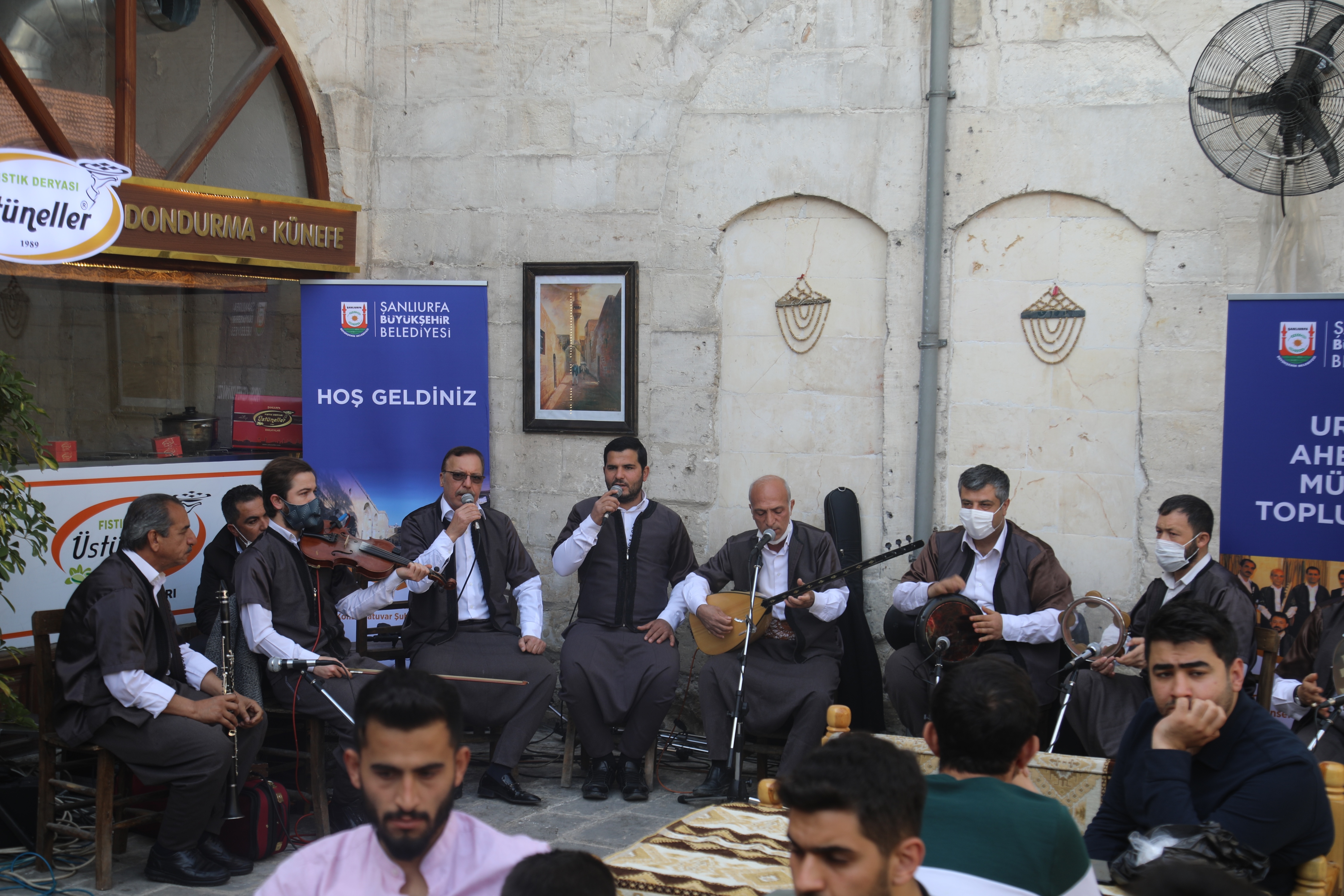 BARUTÇU HAN’DA ‘URFA TÜRKÜLERİ’ YANKILANDI 