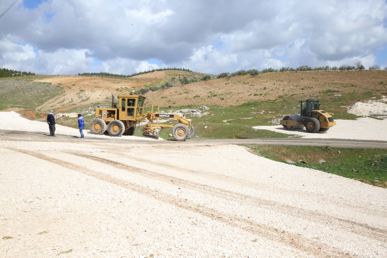 HALİLİYE BELEDİYESİNDEN 4 MAHALLEDE YOL YAPIM ÇALIŞMASI