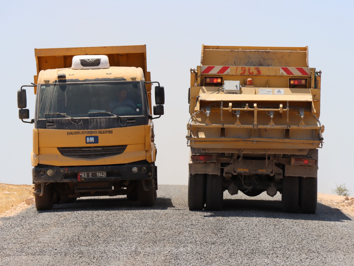 Bozova’da Kırsal Yollar Asfaltla Buluşturuluyor