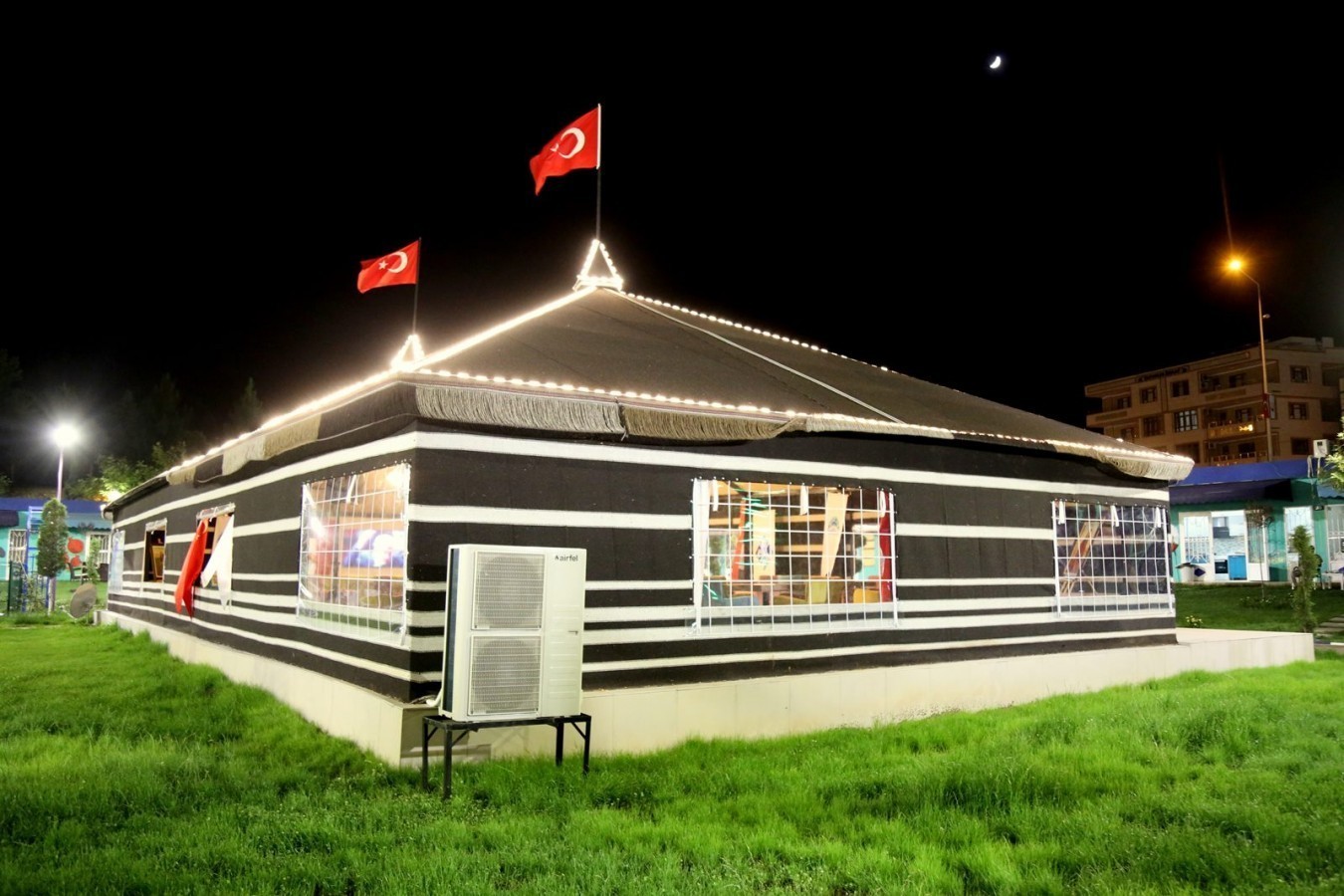 EYYÜBİYE BELEDİYESİ İLE 42 ÖĞRENCİ ÜNİVERSİTE HAYALİNE KAVUŞTU.