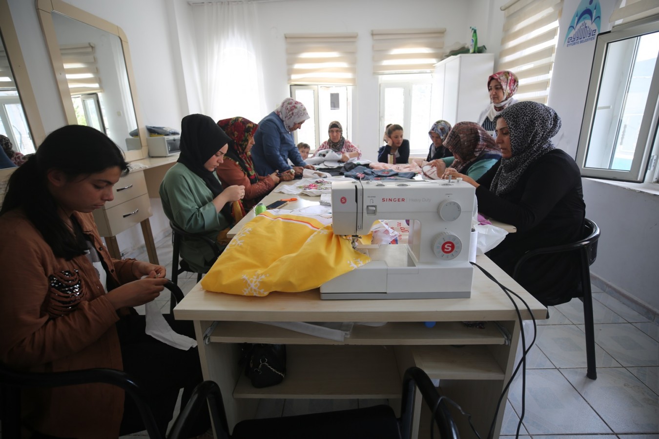 EYYÜBİYE’DE KADINLAR HEM ÖĞRENİYOR HEM KAZANIYOR