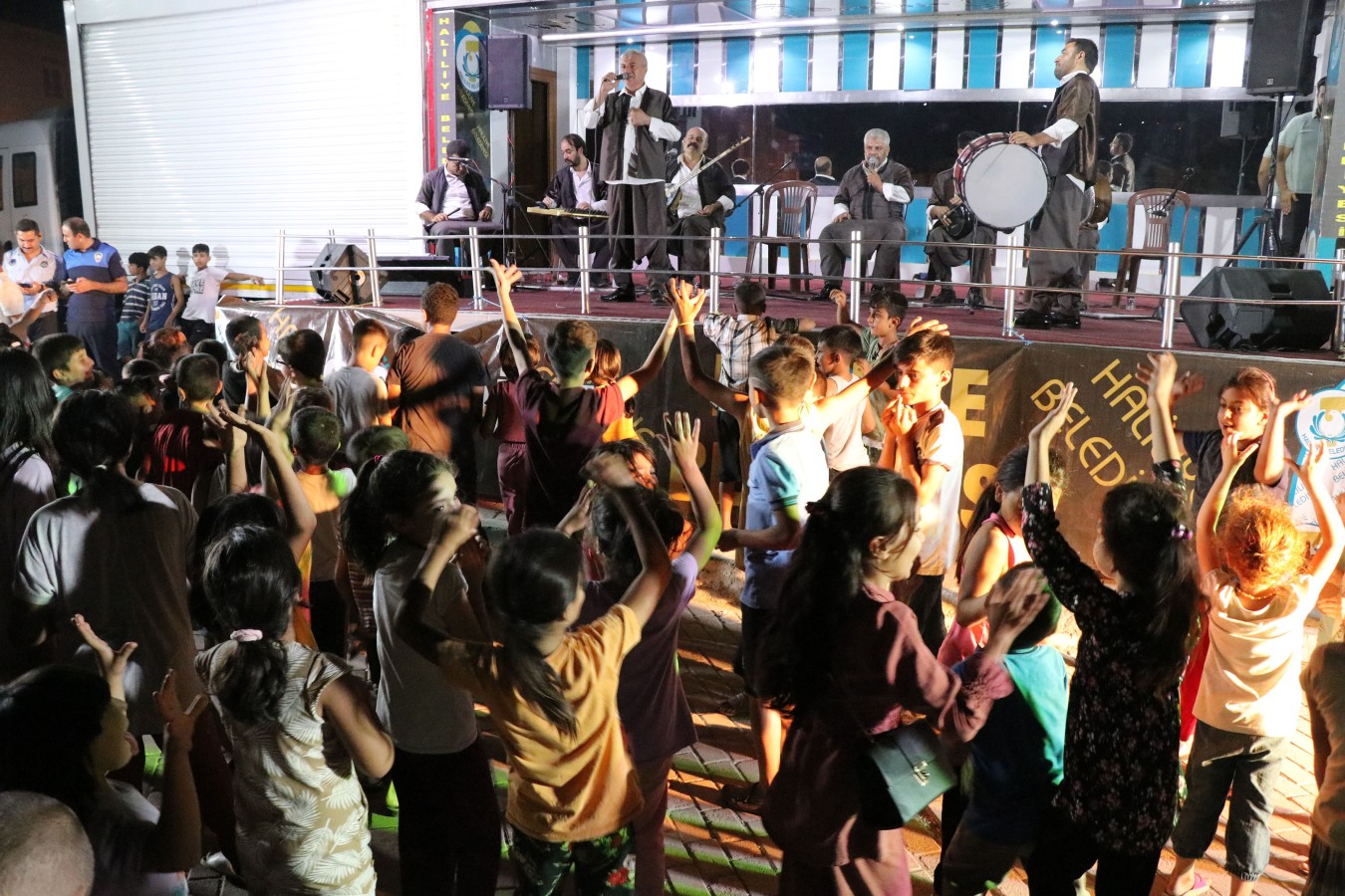 HALİLİYE BELEDİYESİ YAZ KONSERLERİ COŞKUYLA SONA ERDİ