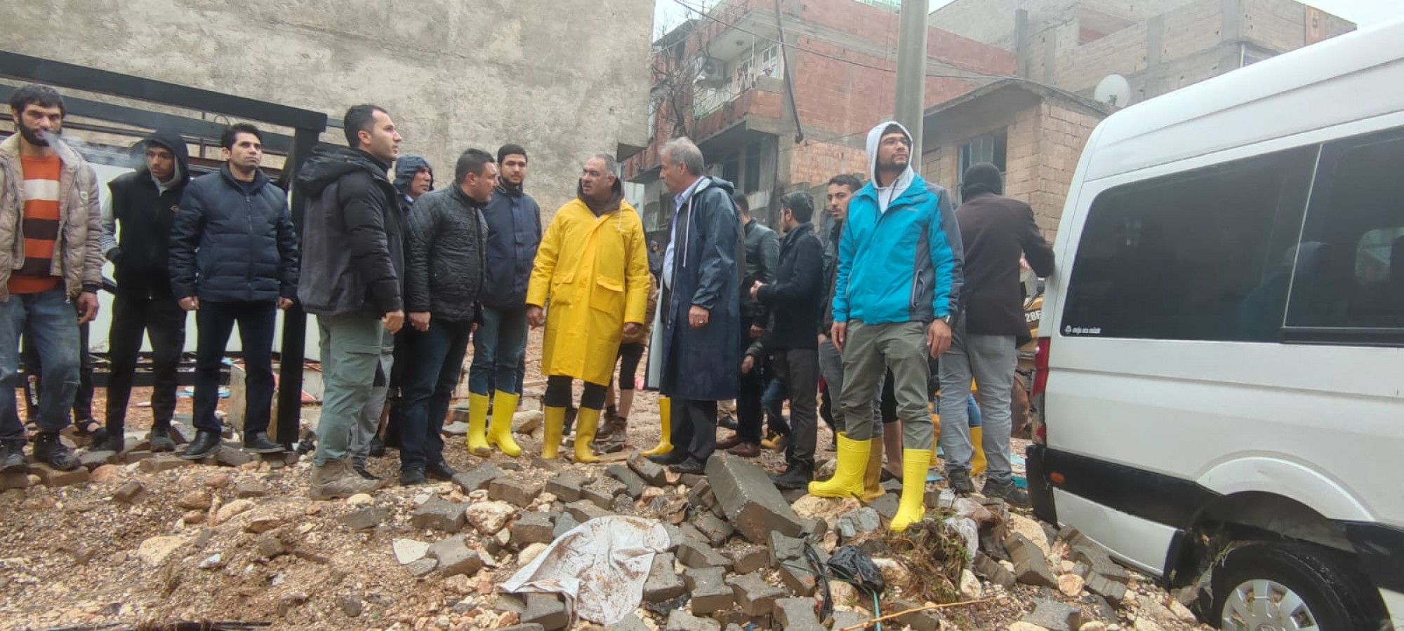 EYYÜBİYE’DE SEL YARALARI SARILIYOR