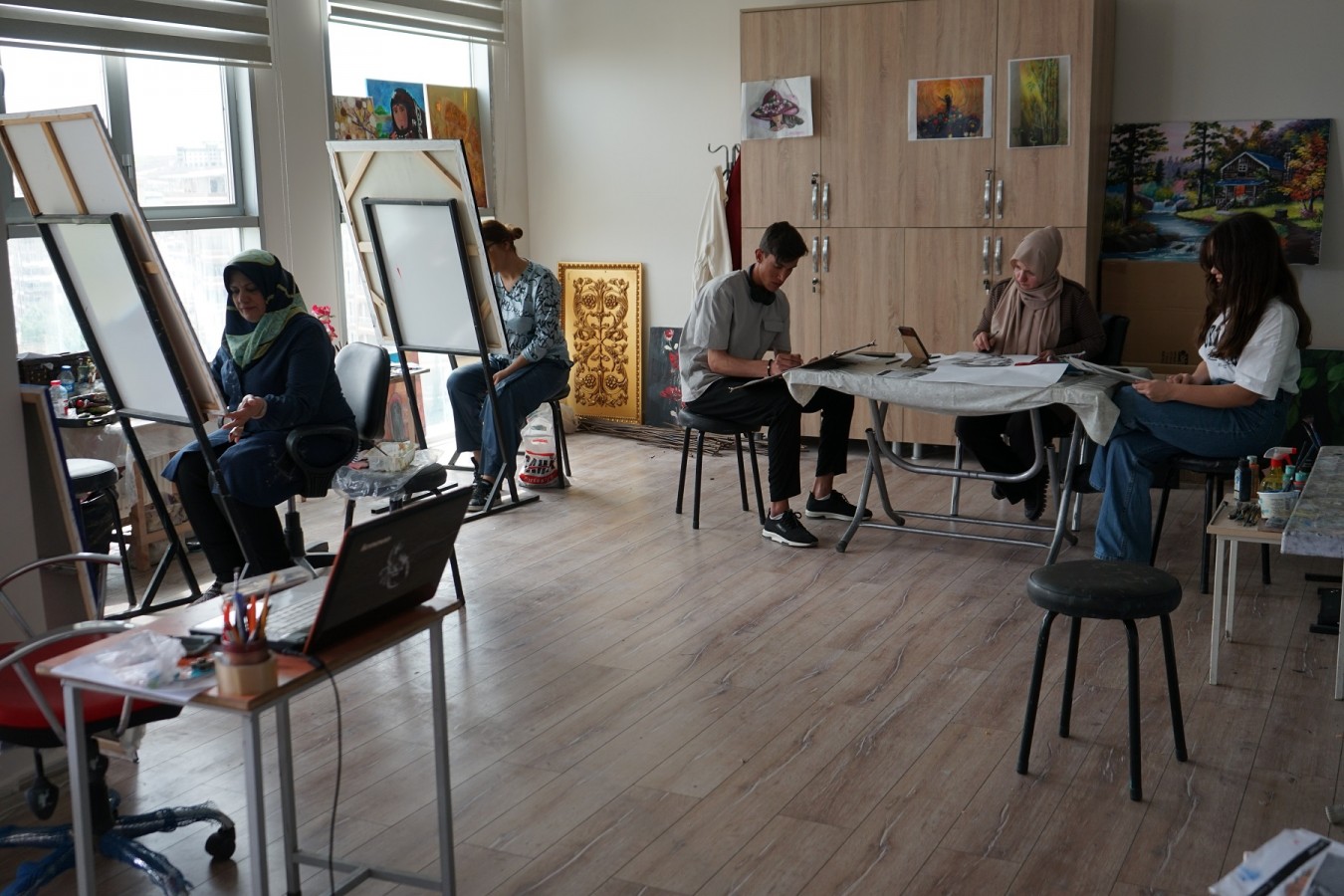 KARAKÖPRÜ’DE VATANDAŞLARIN BOŞ ZAMANI SANATLA DEĞERLENİYOR