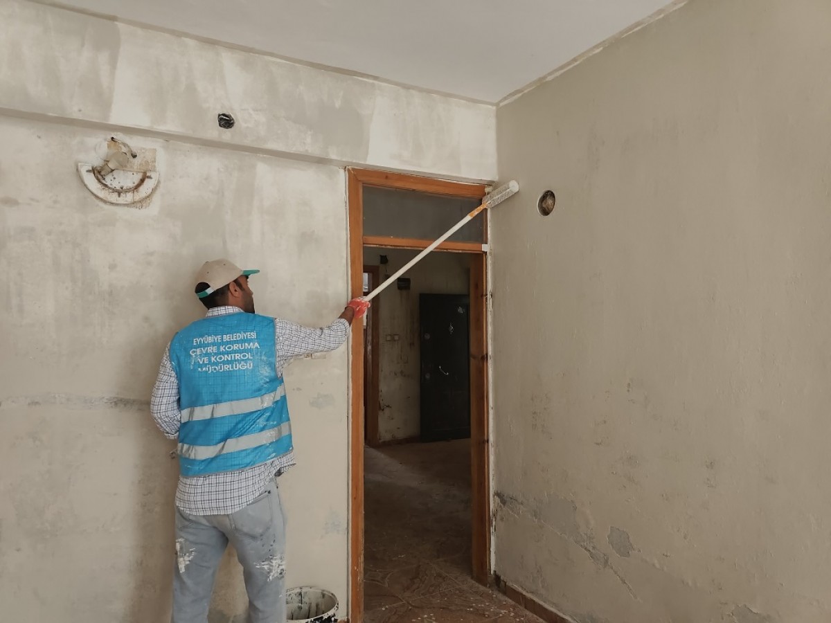 EYYÜBİYE’DE BOYAMA ÇALIŞMALARI TAMAMLANDI