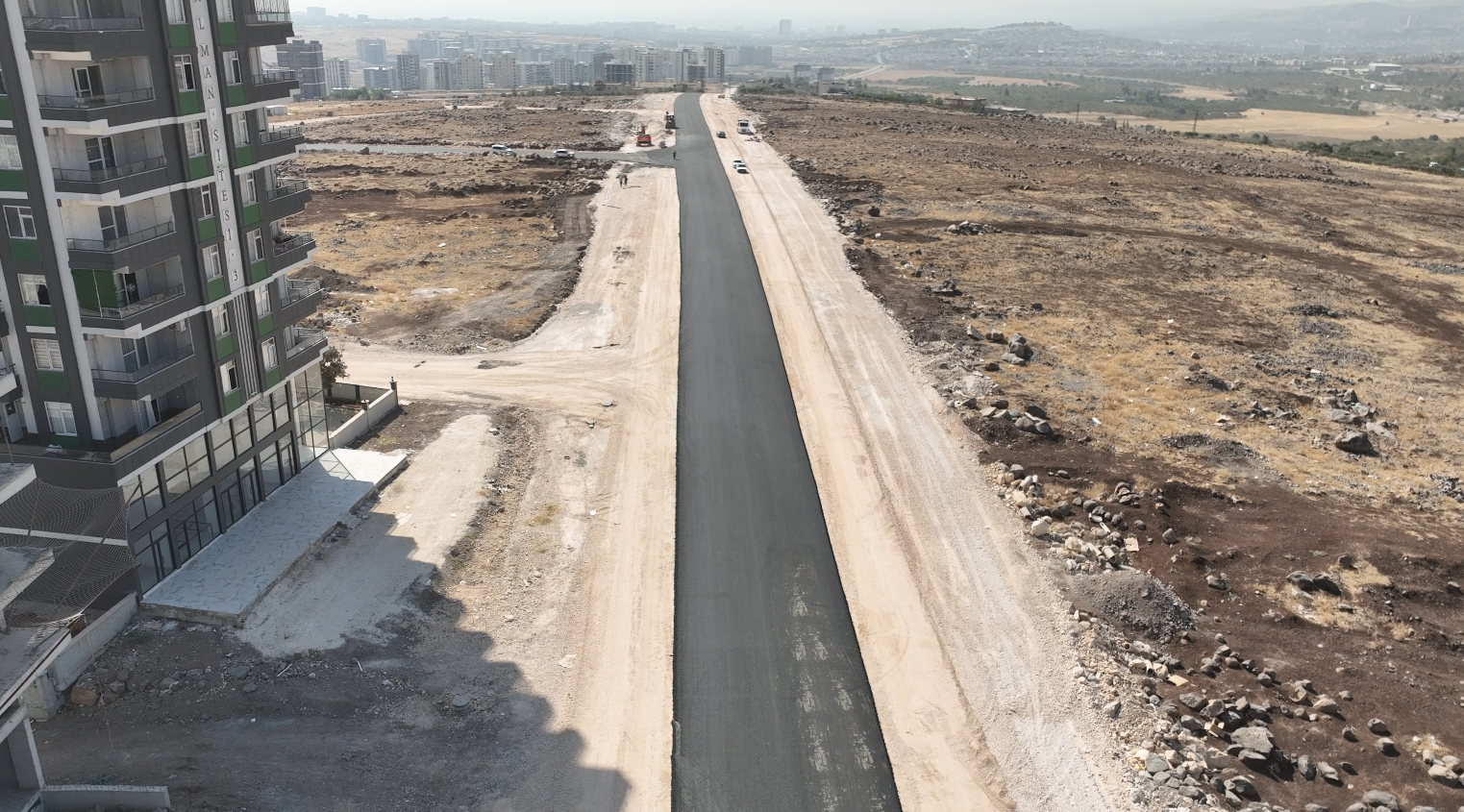 BÜYÜKŞEHİR, MEHMETÇİK VE SEYRANTEPE’YE YENİ BULVAR KAZANDIRDI