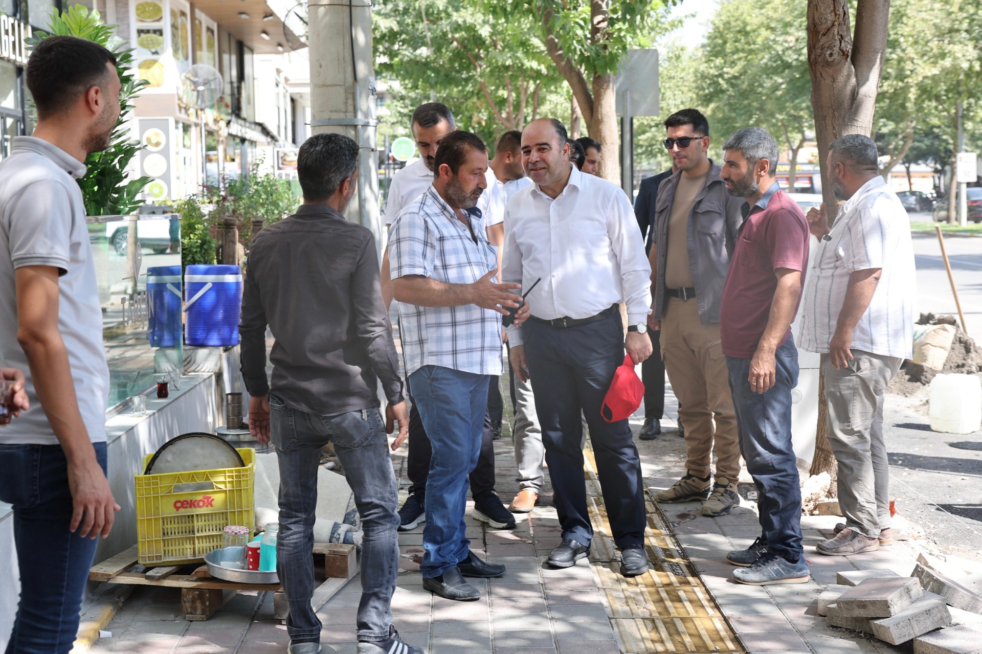 BAŞKAN NİHAT ÇİFTÇİ: “İLÇEMİZİN HER NOKTASINDA ÇALIŞIYORUZ”