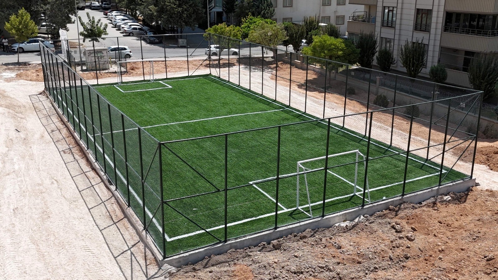 KARAKÖPRÜ YENİ YEŞİL ALANLARLA GÜZELLEŞİYOR