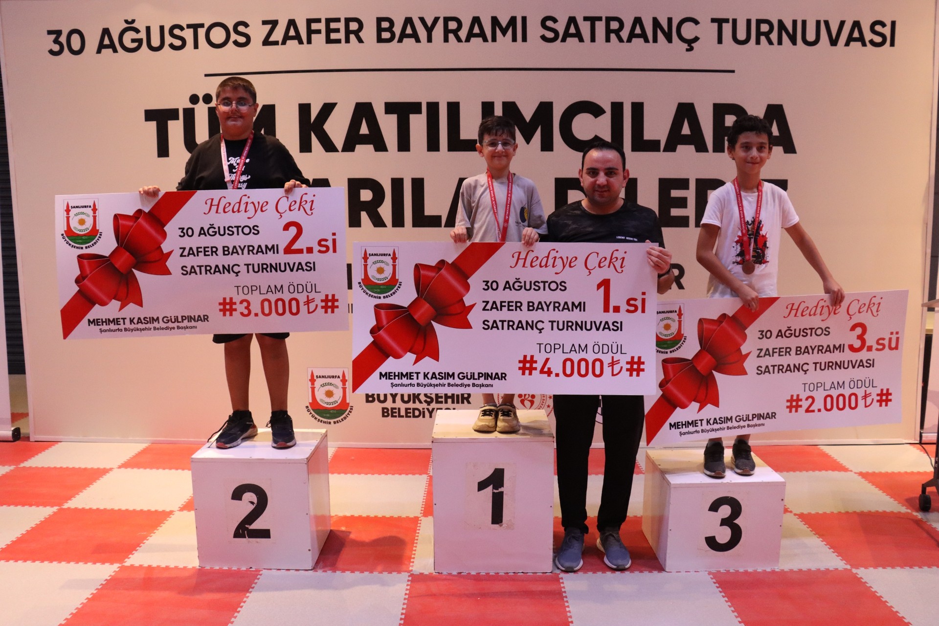 ZAFER BAYRAMI SATRANÇ TURNUVASI SONA ERDİ