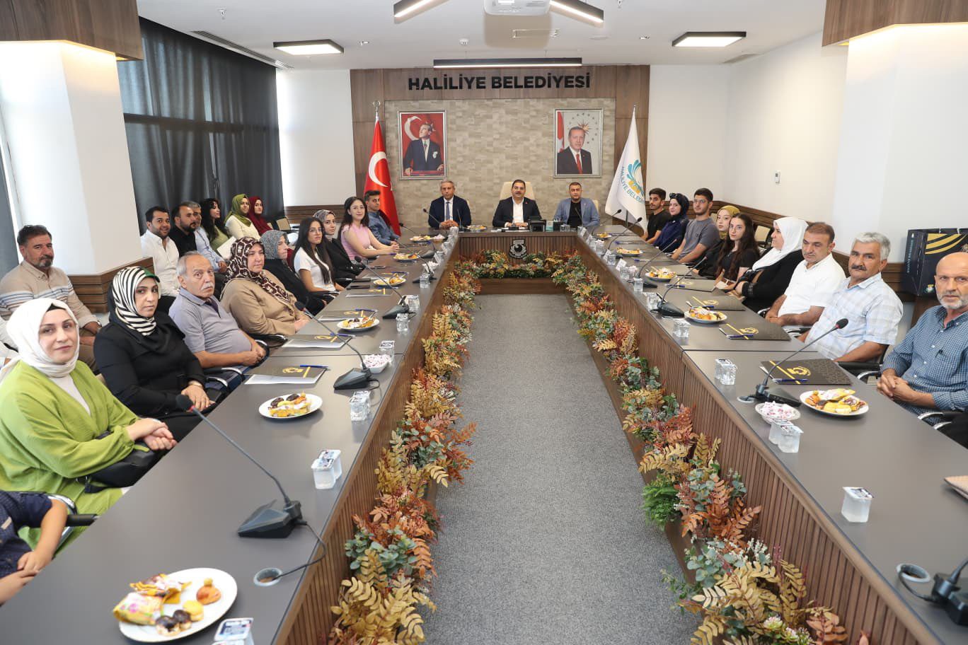 BAŞKAN CANPOLAT, DERECEYE GİREN ÖĞRENCİLERİ ÖDÜLLENDİRDİ