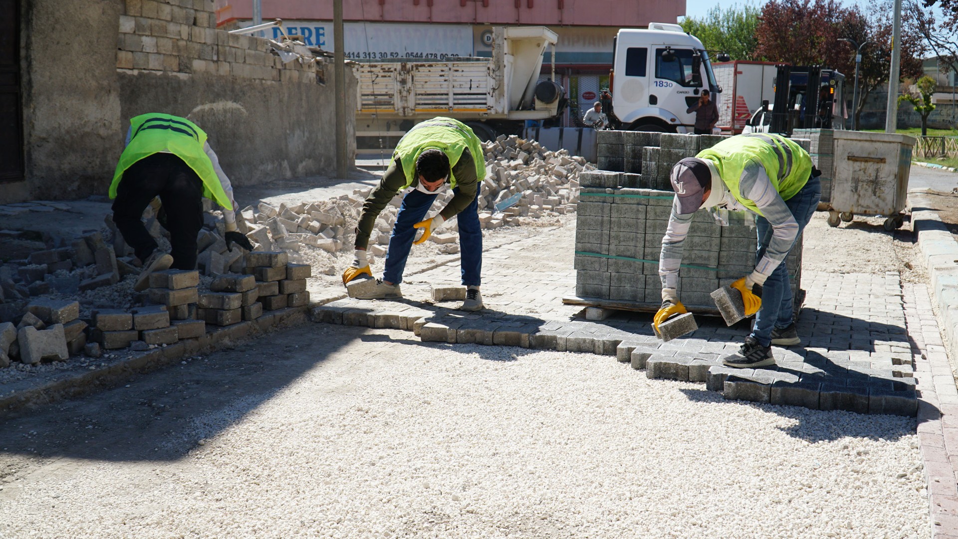 HALİLİYE BELEDİYESİ’NDEN 4 KOLDAN YOL SEFERBERLİĞİ